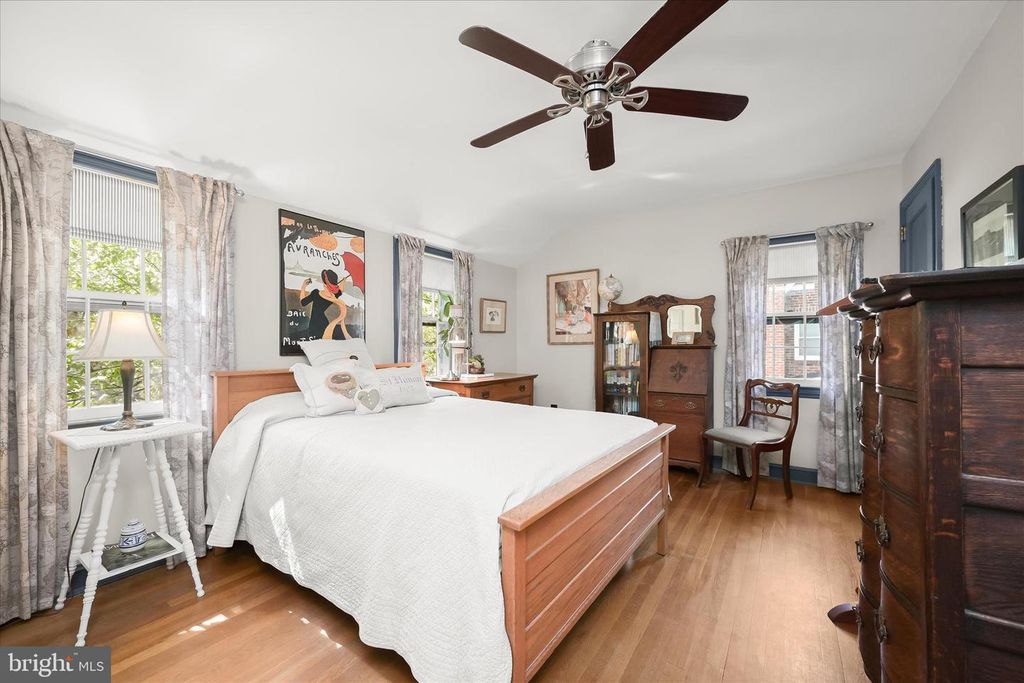 Image 16 of property listing at 4014 TENNYSON RD, University Park, MD 20782