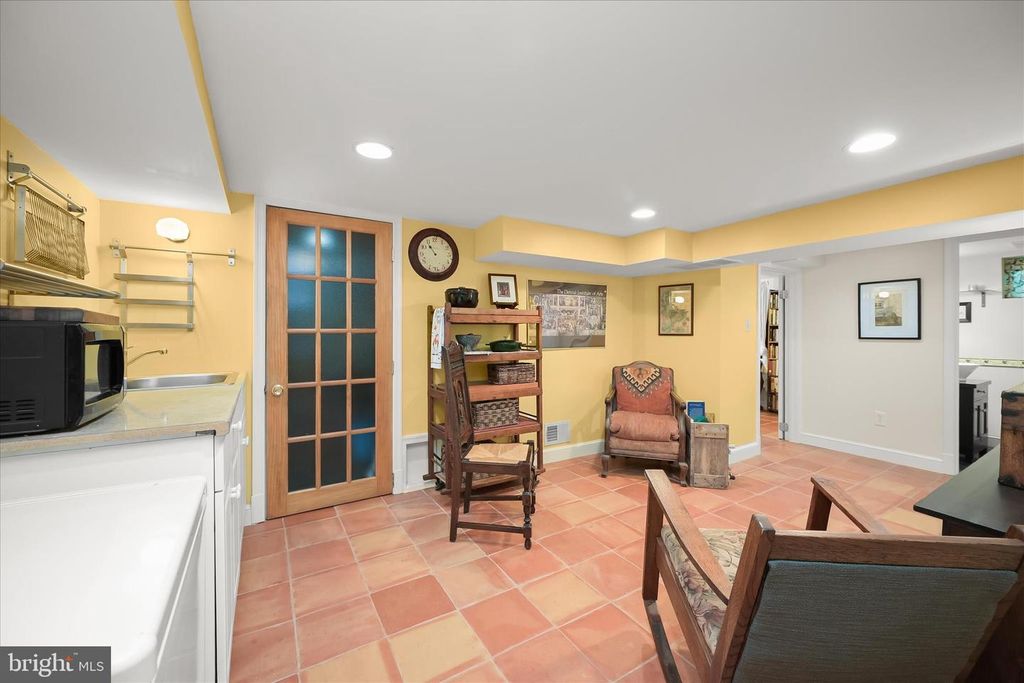 Image 24 of property listing at 4014 TENNYSON RD, University Park, MD 20782