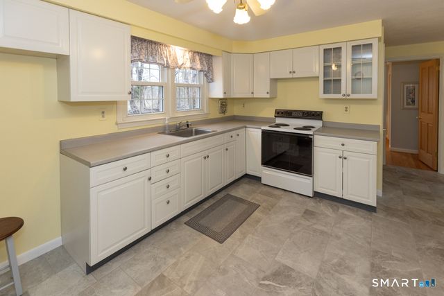 41 Farview Avenue, Old Saybrook, CT 06475