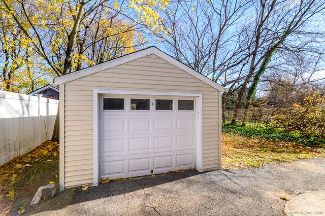 29 Sterling Place, Stamford, CT 06907