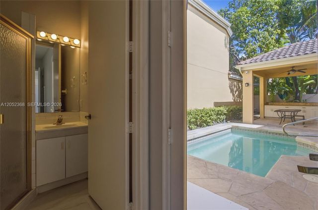 3722 NE 208th Ter, Aventura, FL 33180