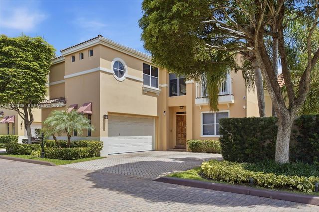 3722 NE 208th Ter, Aventura, FL 33180