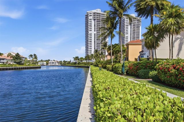 3722 NE 208th Ter, Aventura, FL 33180