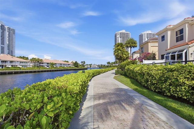 3722 NE 208th Ter, Aventura, FL 33180
