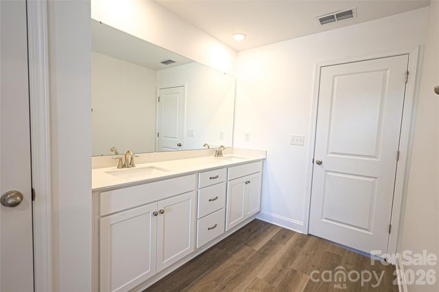 4986 Twin River Drive, Denver, NC 28037