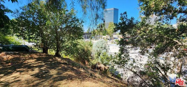 3643 Fredonia Drive, Los Angeles, CA 91307