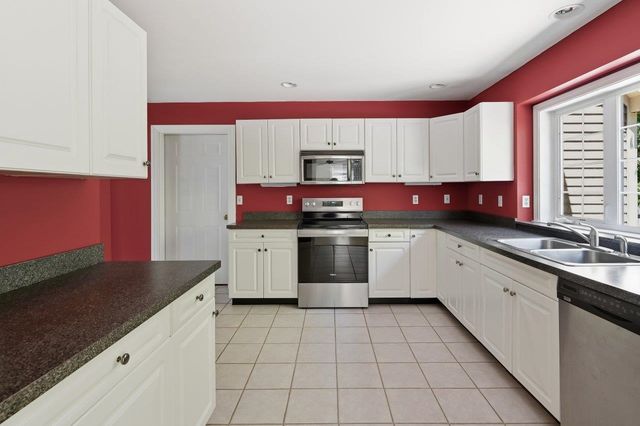 7 Blue Heron Drive, Dover, NH 03820