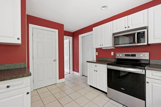 7 Blue Heron Drive, Dover, NH 03820