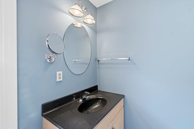 7 Blue Heron Drive, Dover, NH 03820