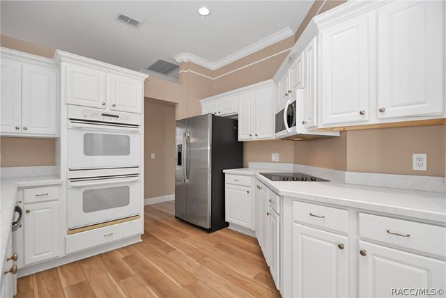 17 Elder Court E, Homosassa, FL 34446