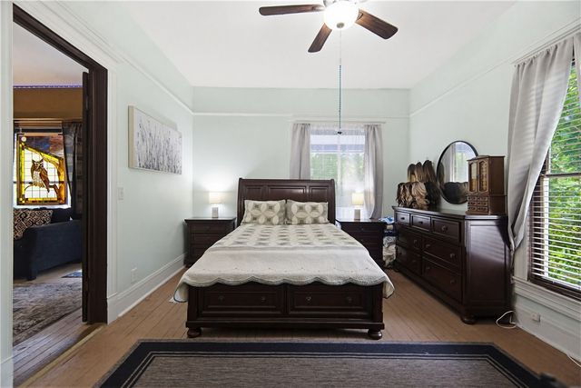 19 Pine Street, Eureka Springs, AR 72632