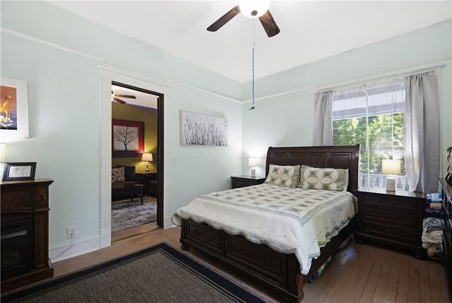 19 Pine Street, Eureka Springs, AR 72632