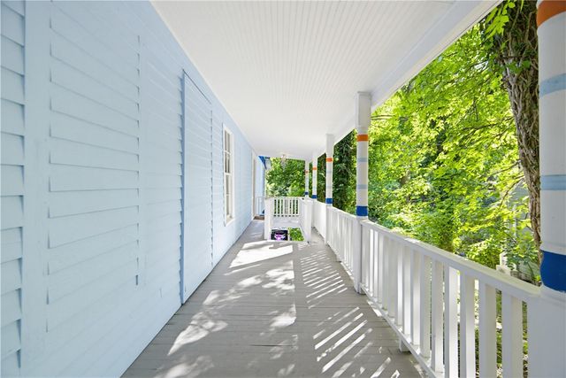 19 Pine Street, Eureka Springs, AR 72632