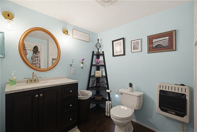 19 Pine Street, Eureka Springs, AR 72632