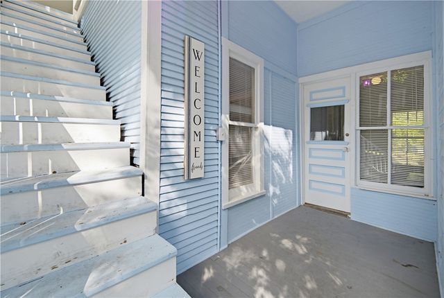 19 Pine Street, Eureka Springs, AR 72632