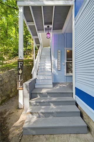 19 Pine Street, Eureka Springs, AR 72632
