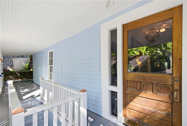 19 Pine Street, Eureka Springs, AR 72632