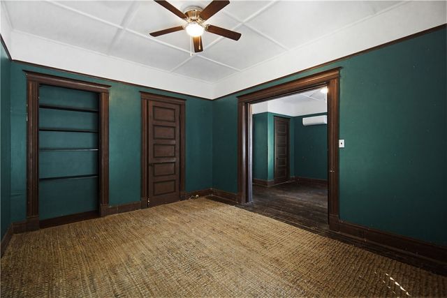 19 Pine Street, Eureka Springs, AR 72632
