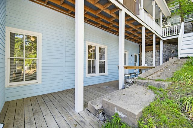 19 Pine Street, Eureka Springs, AR 72632
