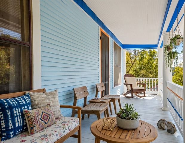 19 Pine Street, Eureka Springs, AR 72632