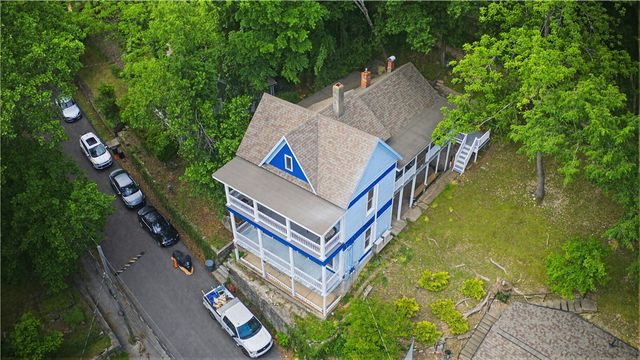 19 Pine Street, Eureka Springs, AR 72632