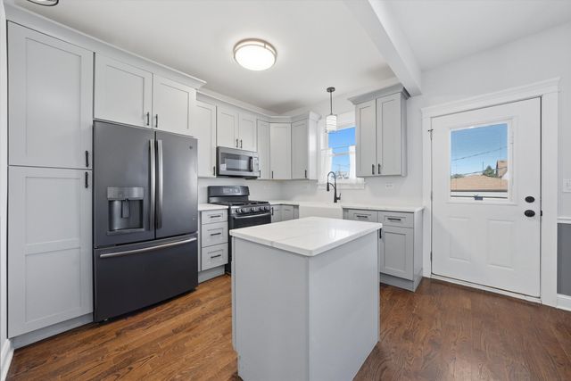 3509 S Mozart Street, Chicago, IL 60632