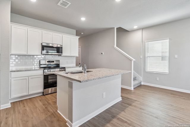 3933 Abbott Pass, San Antonio, TX 78152