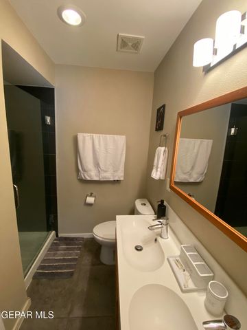 4200 Camelot Heights Drive 13, El Paso, TX 79912