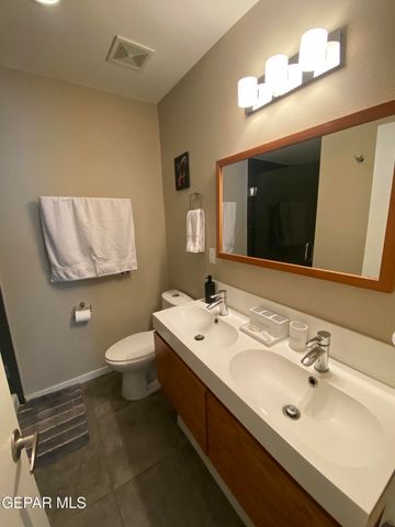 4200 Camelot Heights Drive 13, El Paso, TX 79912