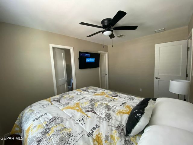 4200 Camelot Heights Drive 13, El Paso, TX 79912