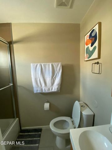 4200 Camelot Heights Drive 13, El Paso, TX 79912