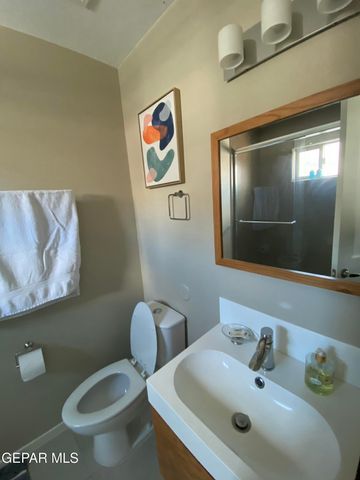 4200 Camelot Heights Drive 13, El Paso, TX 79912