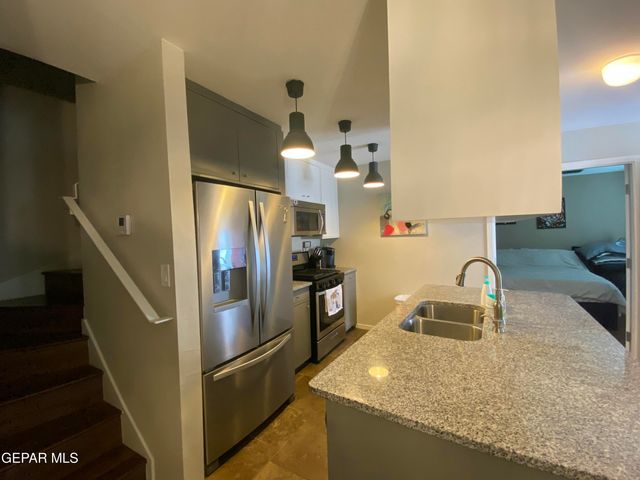 4200 Camelot Heights Drive 13, El Paso, TX 79912