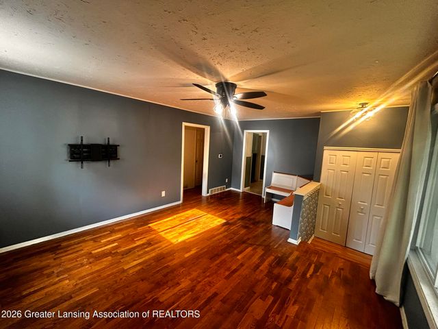 3714 Sumpter Street, Lansing, MI 48911