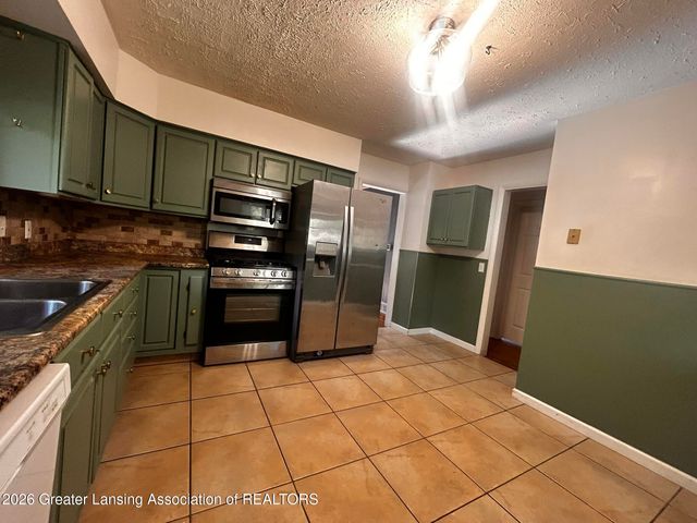 3714 Sumpter Street, Lansing, MI 48911