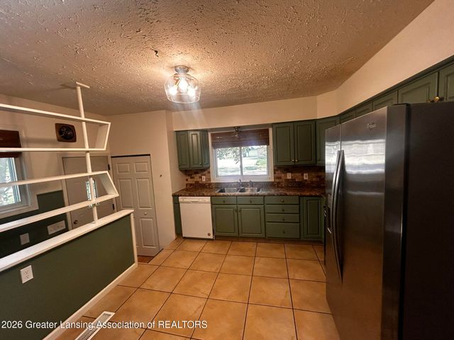 3714 Sumpter Street, Lansing, MI 48911