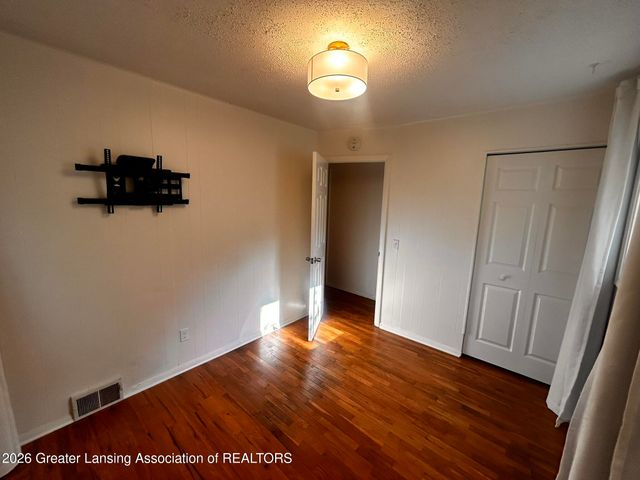 3714 Sumpter Street, Lansing, MI 48911