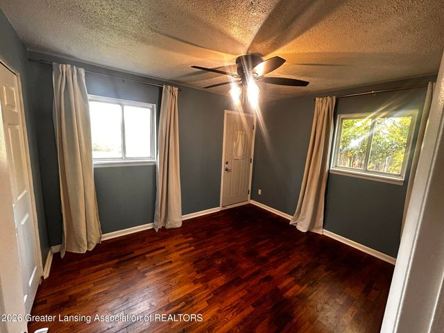 3714 Sumpter Street, Lansing, MI 48911