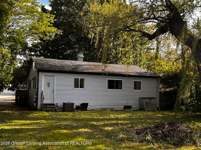 3714 Sumpter Street, Lansing, MI 48911