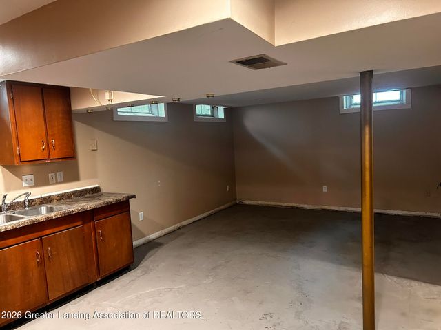 3714 Sumpter Street, Lansing, MI 48911