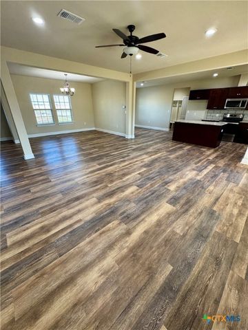 623 Thormeyer Road, Seguin, TX 78155