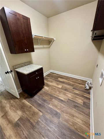 623 Thormeyer Road, Seguin, TX 78155