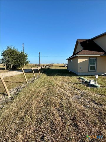 623 Thormeyer Road, Seguin, TX 78155