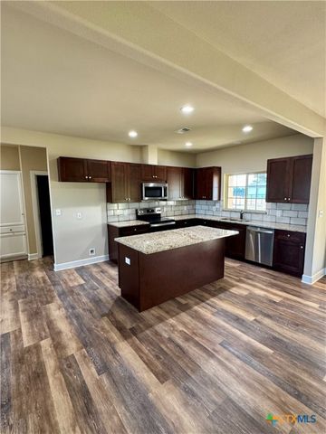 623 Thormeyer Road, Seguin, TX 78155