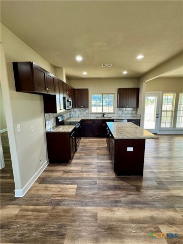 623 Thormeyer Road, Seguin, TX 78155