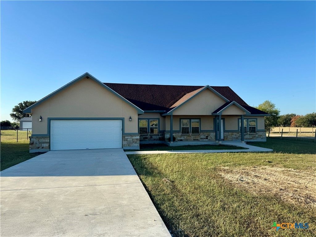 623 Thormeyer Road, Seguin, TX 78155