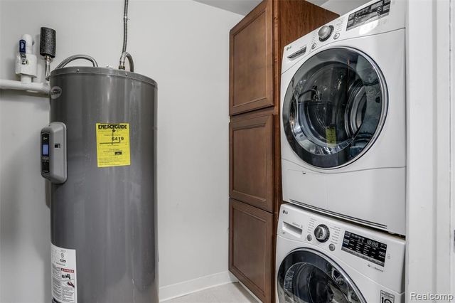 525 W Lafayette Boulevard, Detroit, MI 48226