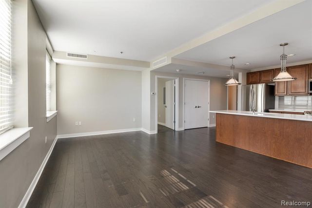 525 W Lafayette Boulevard, Detroit, MI 48226