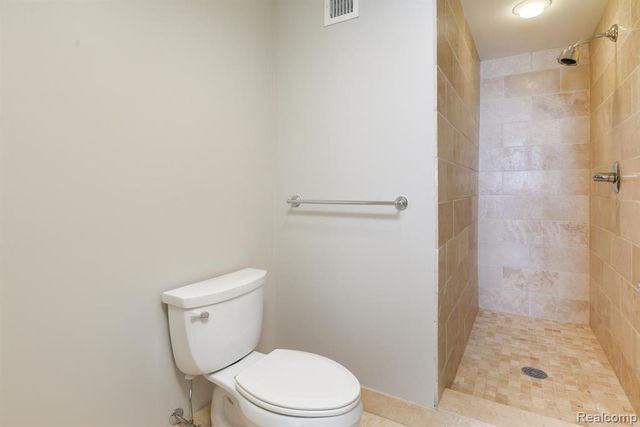 525 W Lafayette Boulevard, Detroit, MI 48226