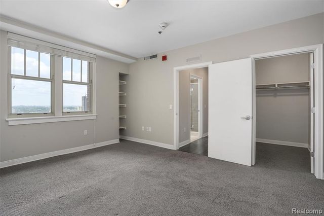 525 W Lafayette Boulevard, Detroit, MI 48226